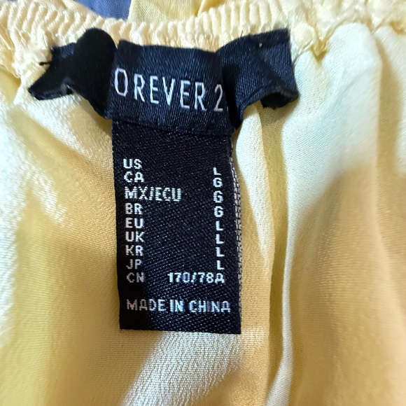 ✨ Forever 21 Swiss Dot Flowy Spring Summer Romper Size L - Picture 3 of 7